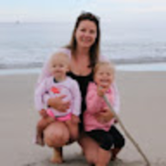 Meet your Posher, Danielle - Picture 1 of 1